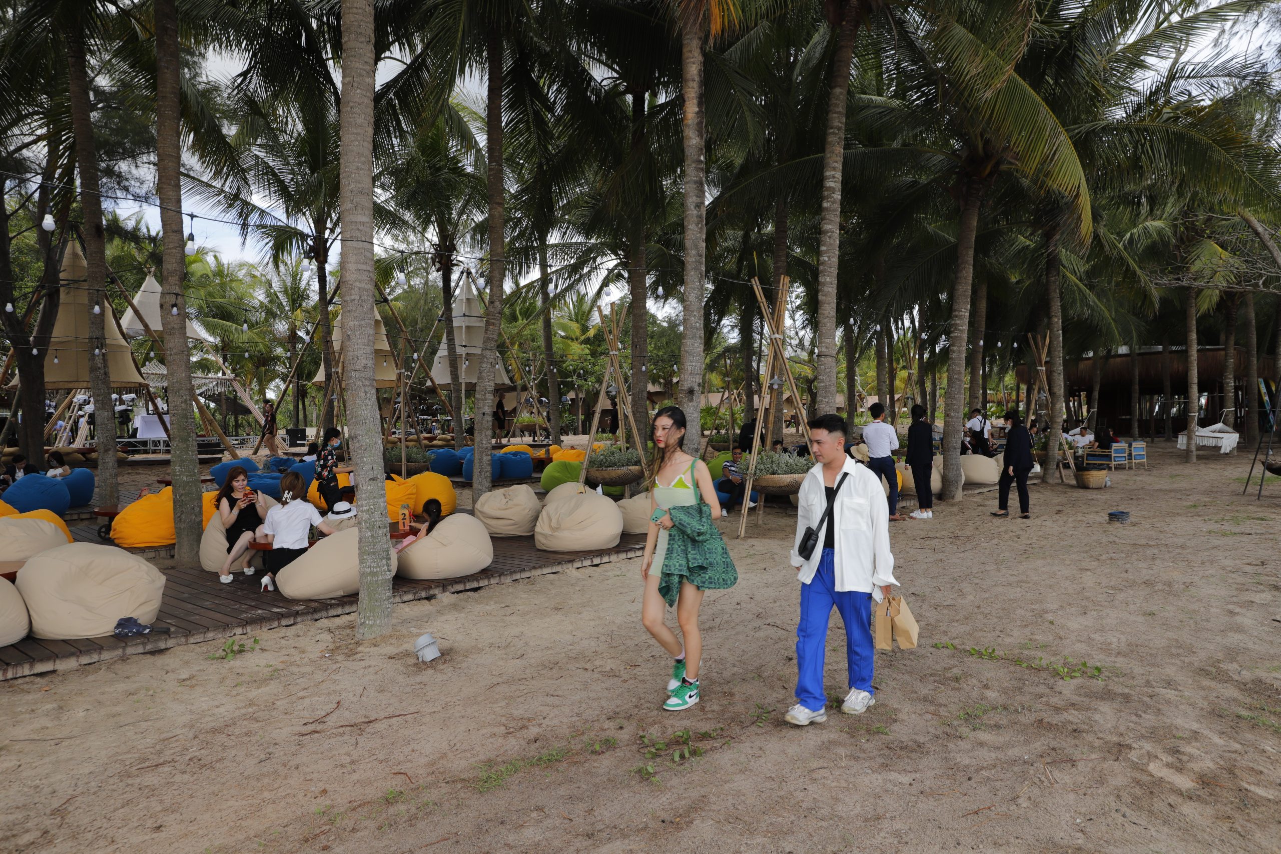 Hola Beach hút ngàn du khách đến Thanh Long Bay, nhà đầu tư tăng tốc săn nhà phố trong đô thị du lịch